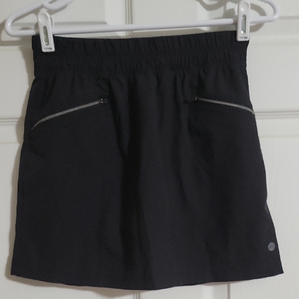 Apana Women's Black Athletic Skort with Zipper Pockets